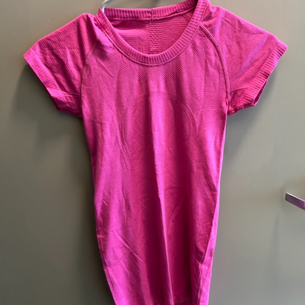 Swiftly Tech Short Sleeve Shirt